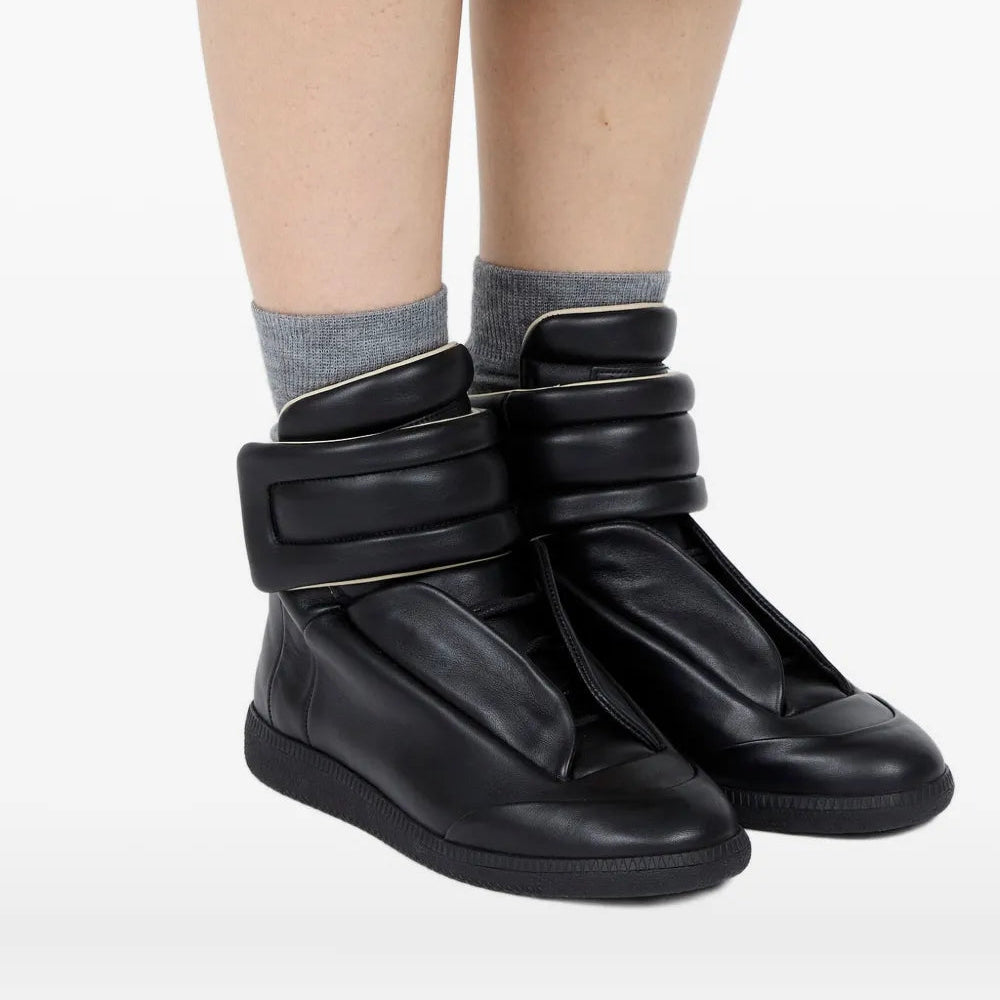 Lovy Futuristic sneaker