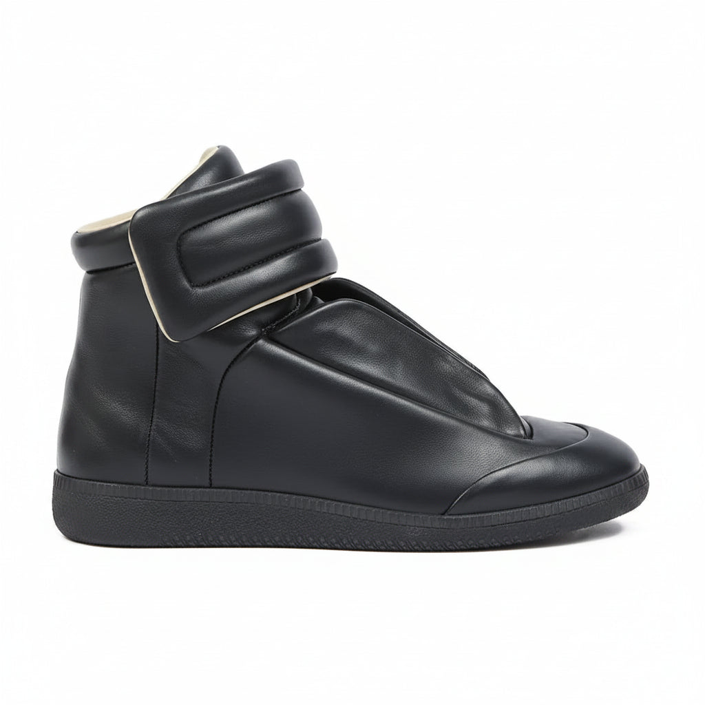 Lovy Futuristic sneaker