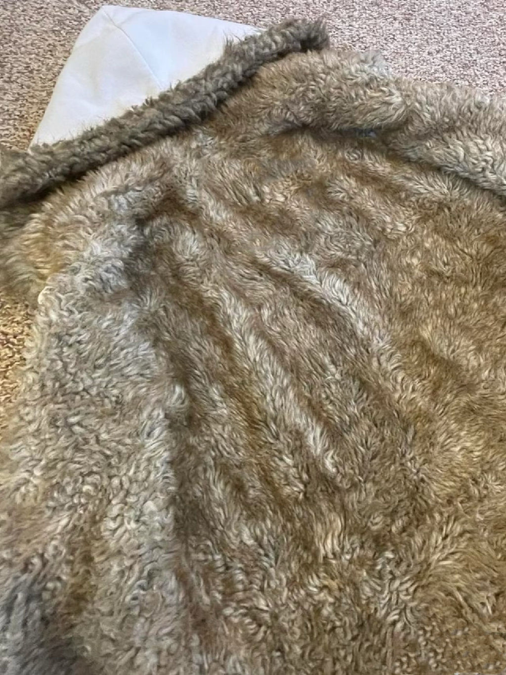 Lovy white fur vest