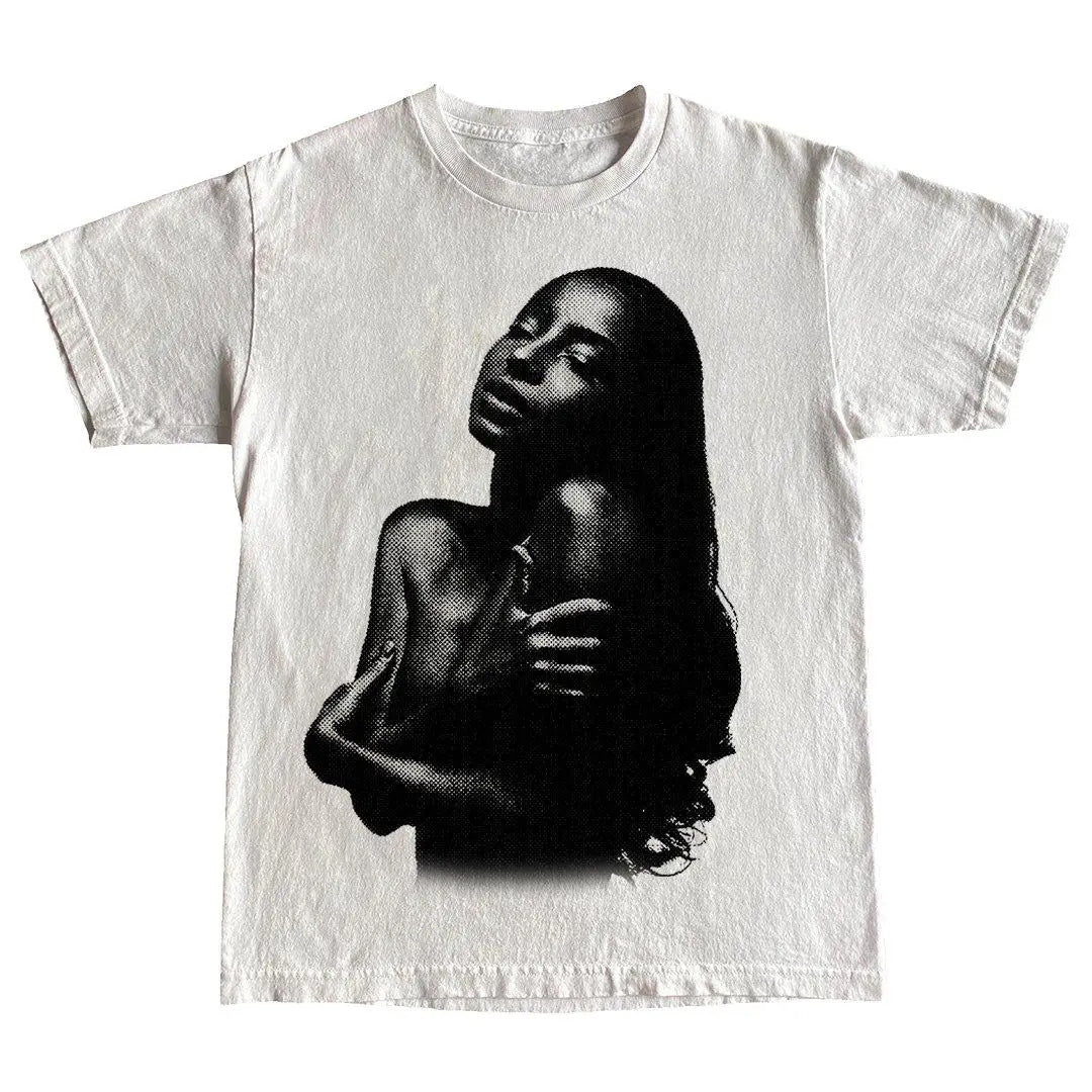 Wit vintage T-shirt met zwart-wit halftone portretprint