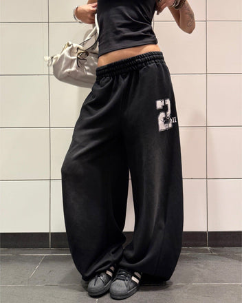 Number print trousers