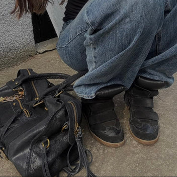 Black wedge sneaker