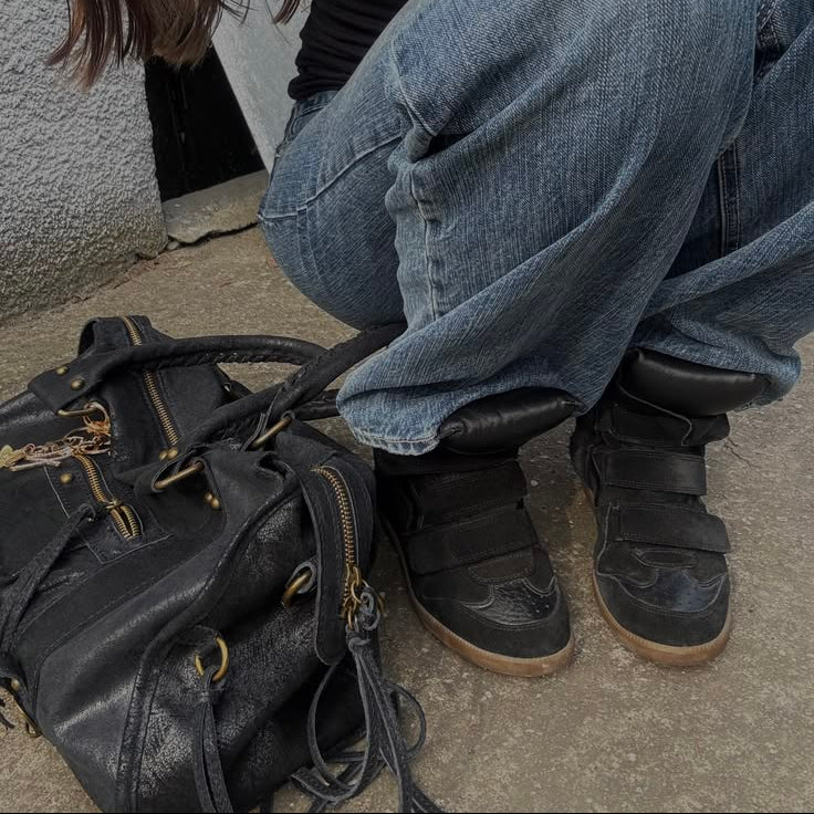 Black wedge sneaker